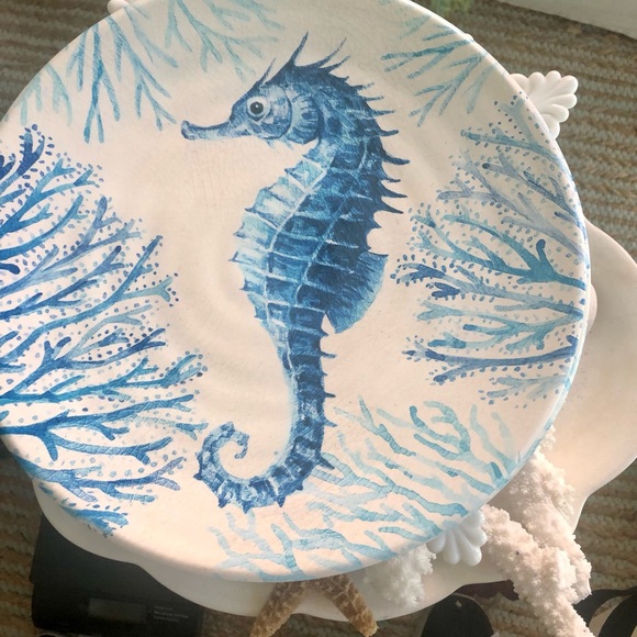 LAST ONE! NWT Ocean Blue & White Sea Horse  With Sea Coral Dinner Plates Set/4 - Picture 2 of 4